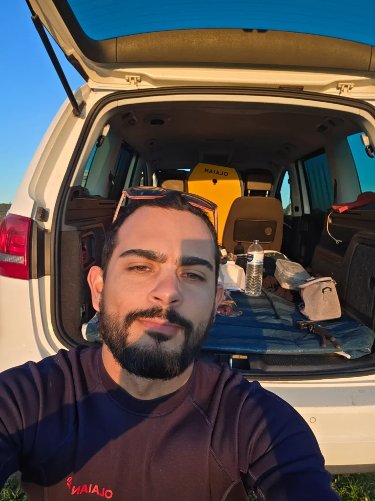 Chilling out on top of a cliff_6