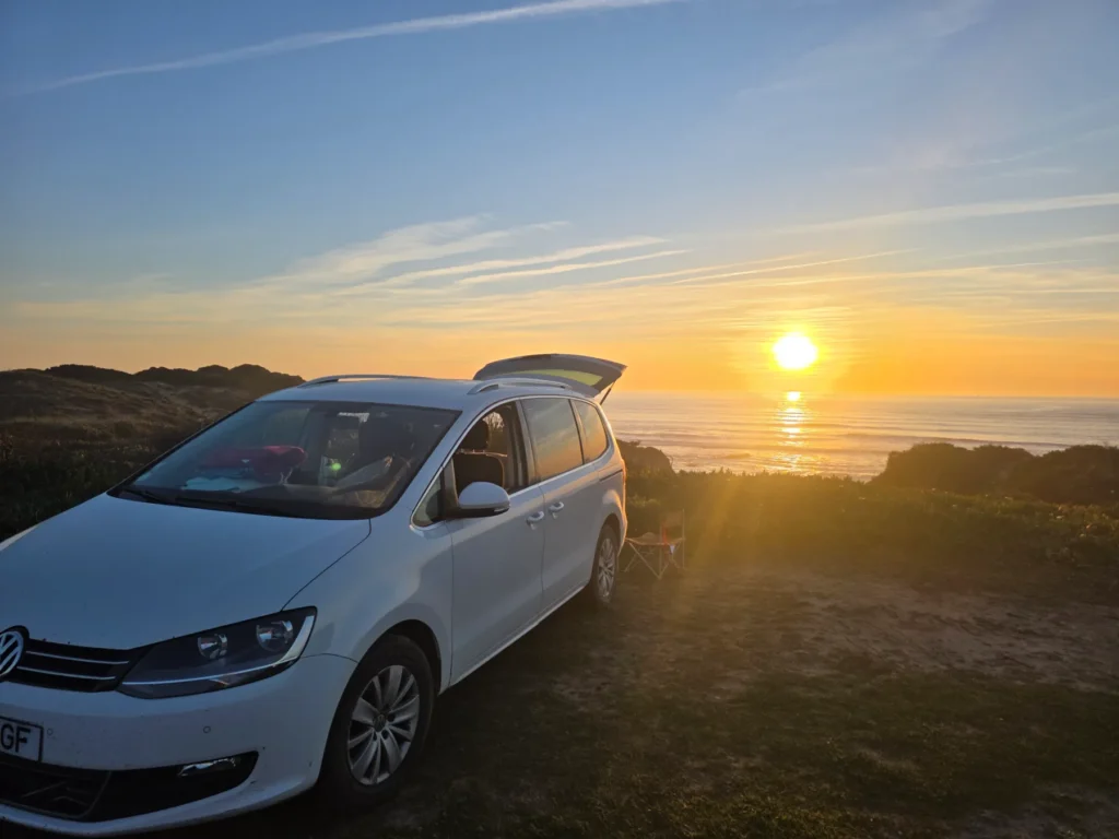 This spot next to V.N. Mil Fontes is sick!