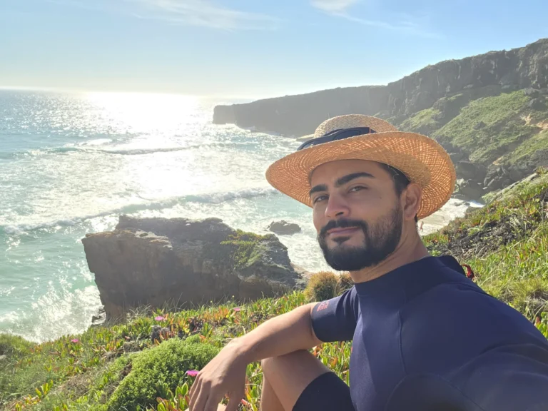 Chilling out on top of a cliff_1